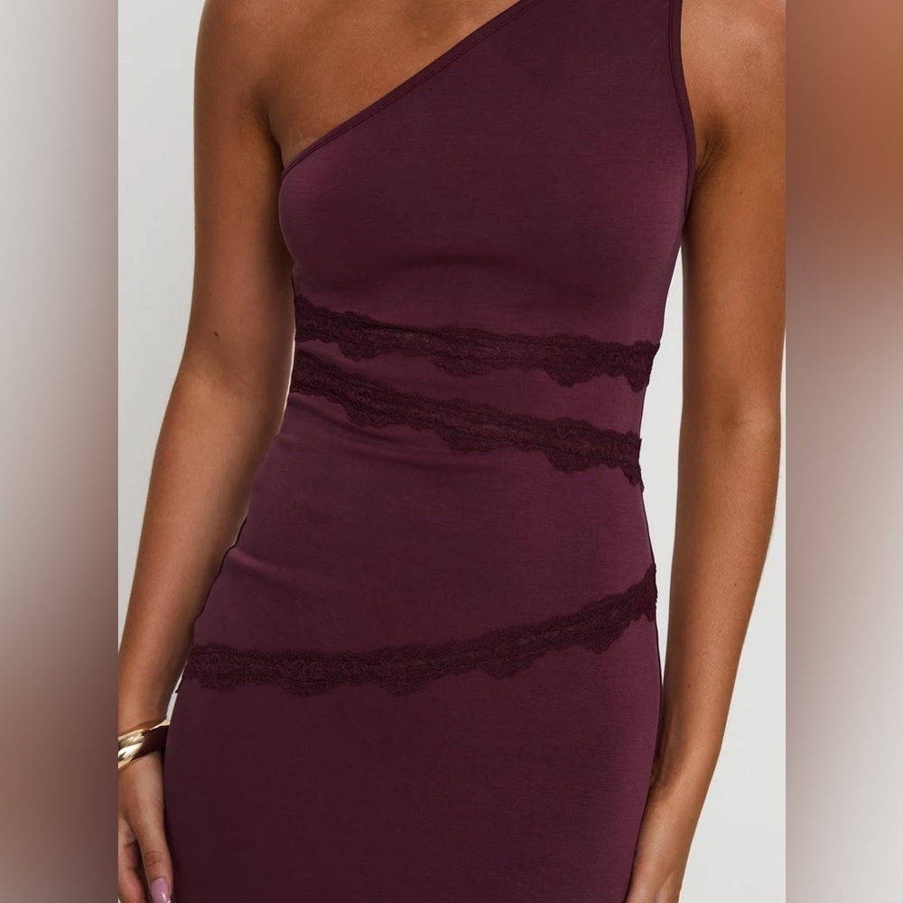NWT Princess Polly Ultraviolet One Shoulder Lace Maxi Dress Wine US 6 - Picture 3 of 14